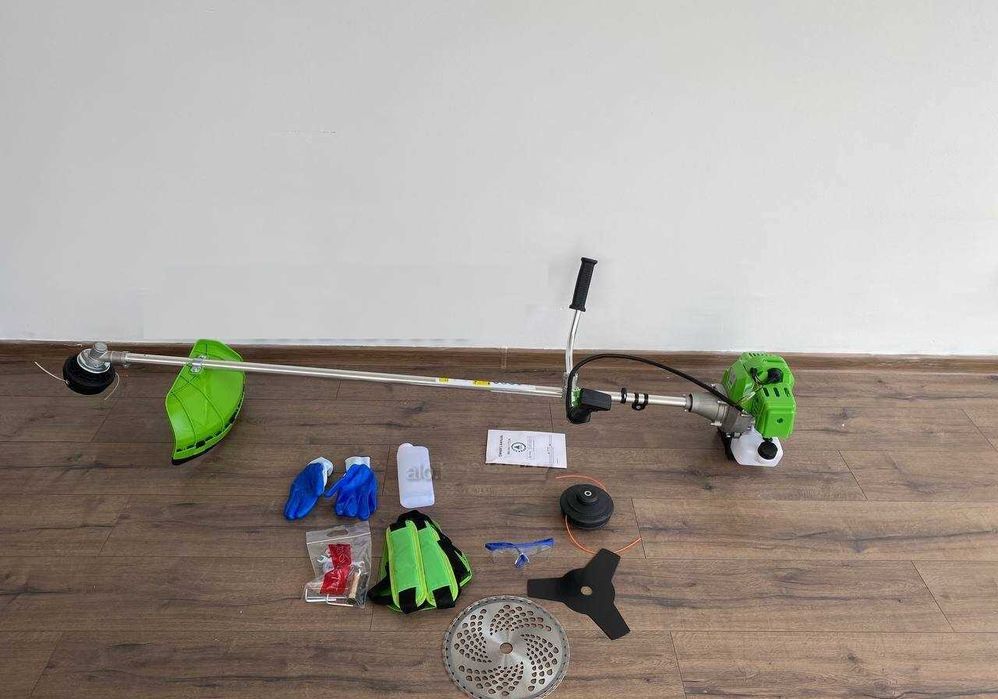 РУСКИ Бензинов Тример за трева 68 кубика Тайга