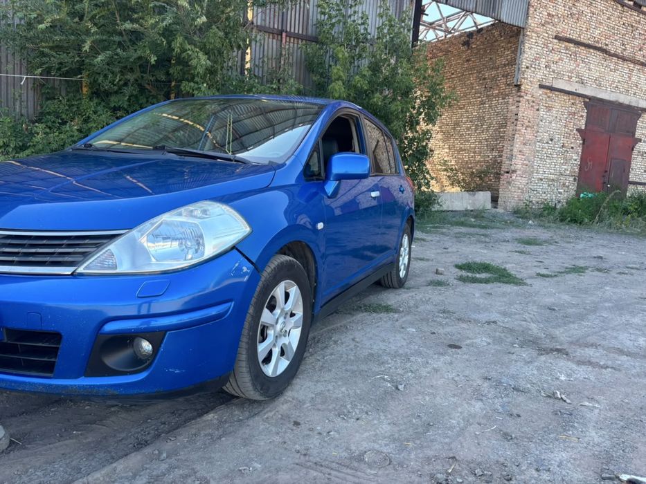 Продам надежный семейный автомобиль