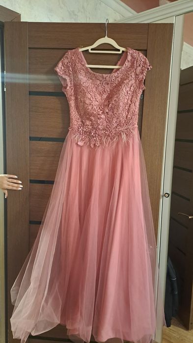 Вечернее.  платье