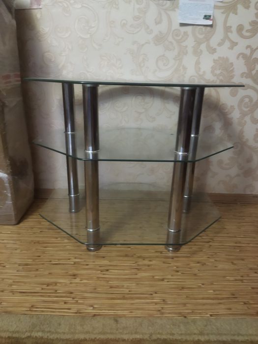 Продам стеклянный стол