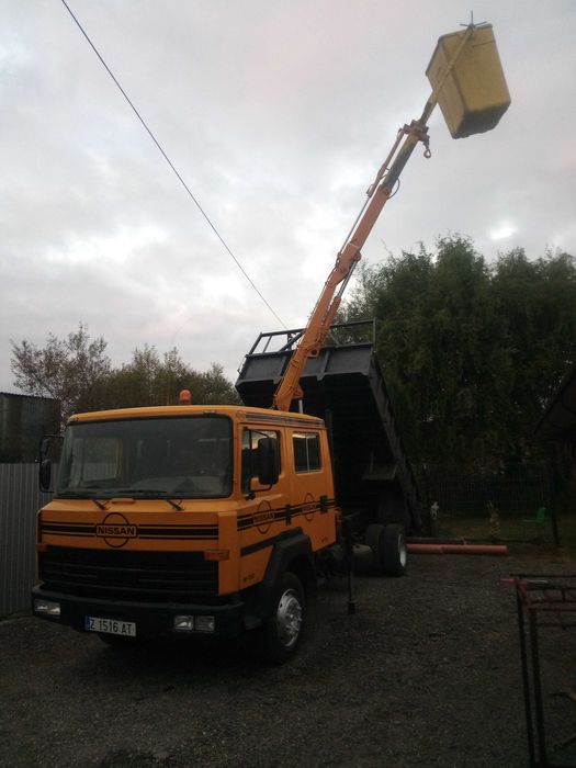 Nissan M110 Basculabil cu macara