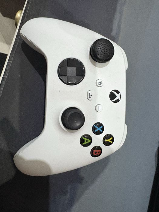 Продаю Xbox Series S