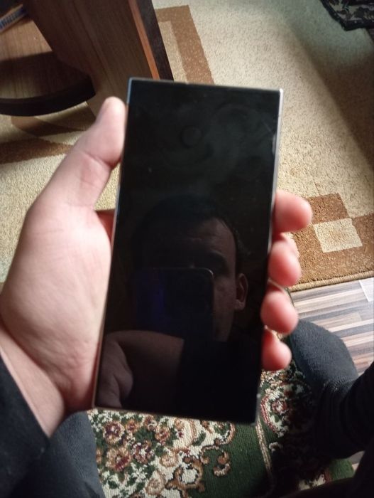 Продаю Samsung S24 Ultra 256 gb 12 gb