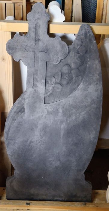 Cruci/monumente funerare vibrate