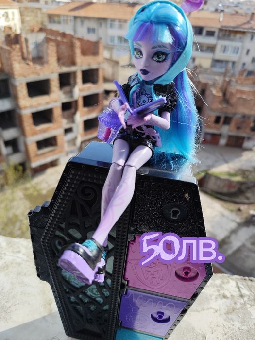 Monster High кукли (G3) и Ever After High Raven Thronecoming кукла