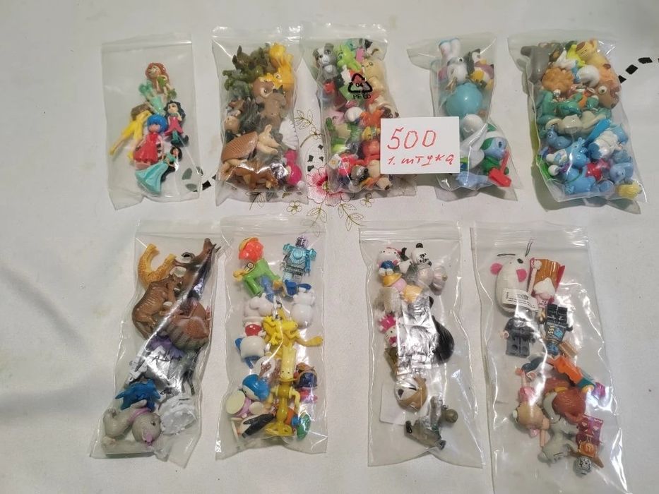 Продам динозавров и мелкие игрушки