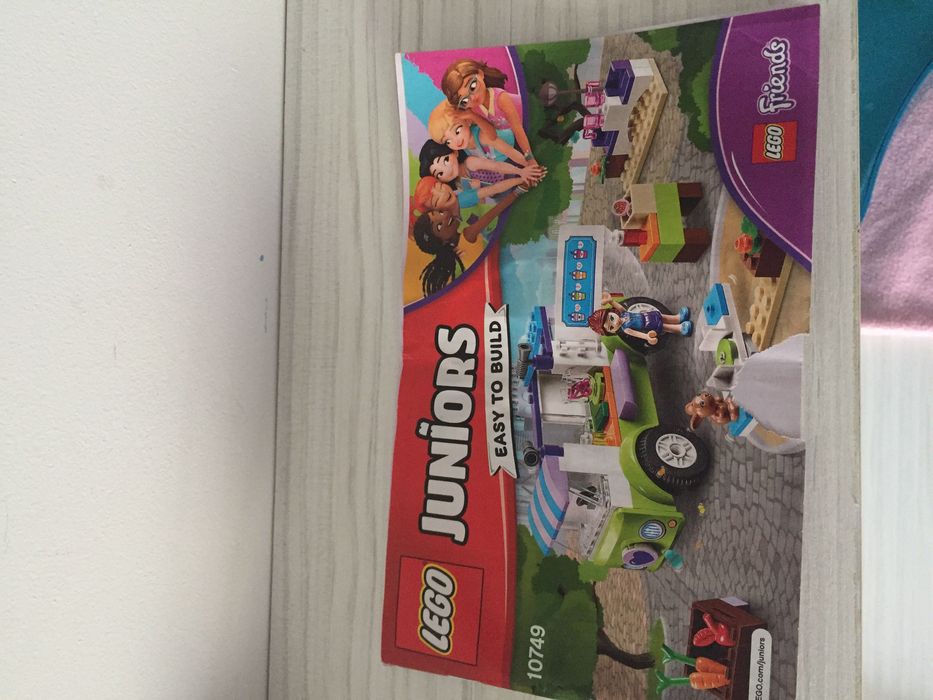 Joc Lego Friends 10749 Piața Miei