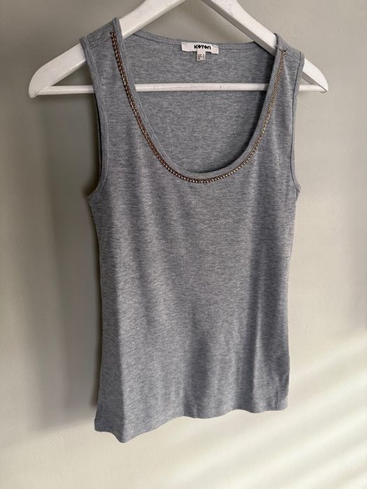 STRADIVARIUS,NEW YORKER дамски тениски.5 броя за 15 лв ОБЩО!Размер S.