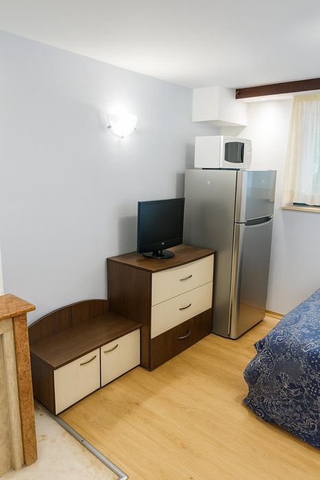 Дава се под наем Едностаен апартамент в Пловдив, Мараша - 20 кв.м за 240 € - Снимка #1