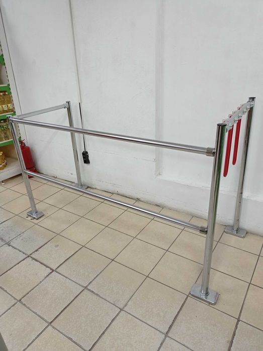 Колона за проходна система за  магазин - Германия