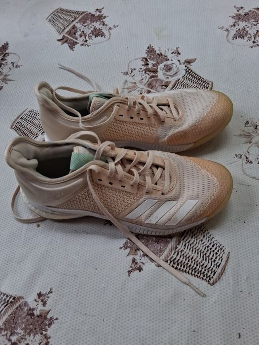 Adidași damă  mărimea 36