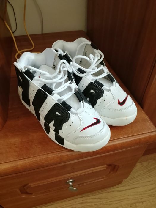 Продам кроссовку