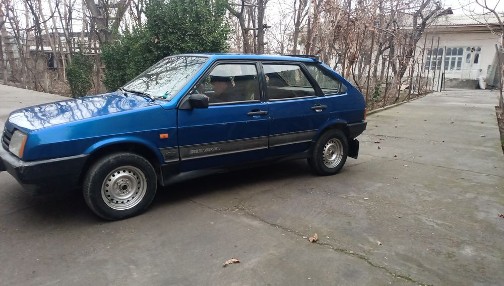 Автомобиль Лада ВАЗ-21093