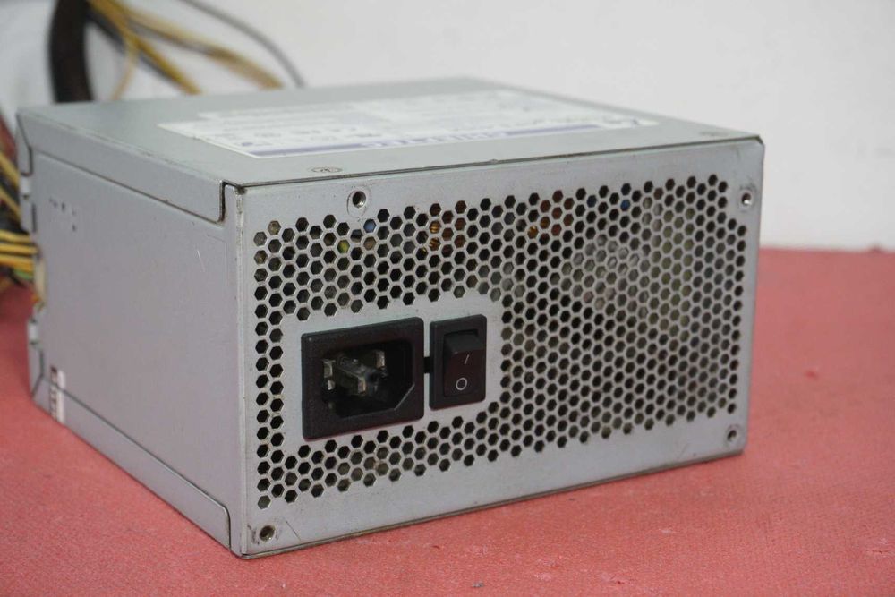 Захранване PSU 400W Chieftec - PCIe 6pin + CPU 8pin/ Вкл.ДДС
