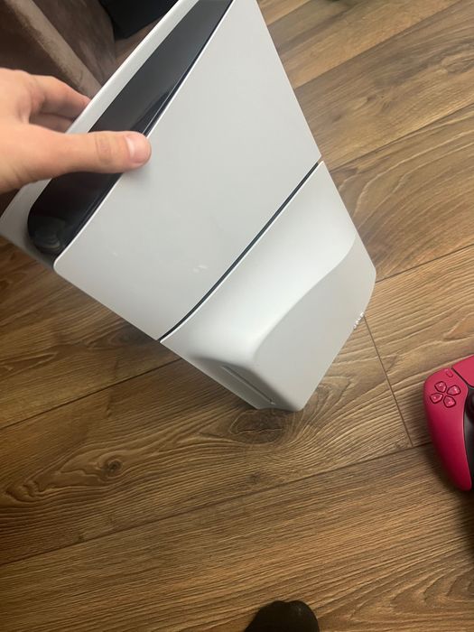 Vând ps5 varianta cu disc