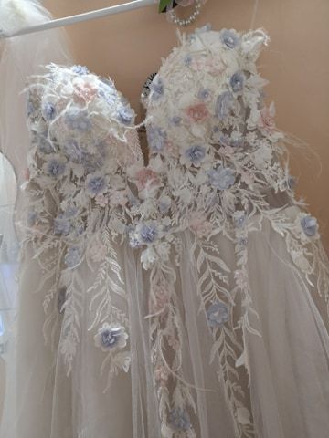 Уникална булчинска рокля