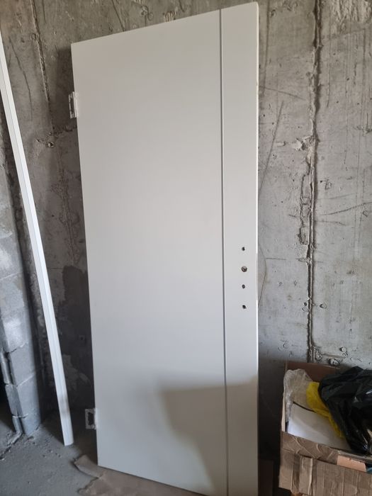 Дверь белая межкомнатная  80 × 200