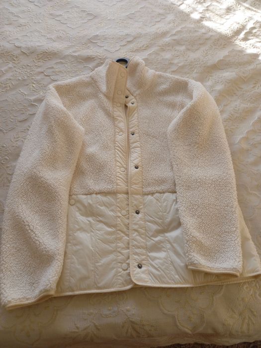 Куртка белая современная