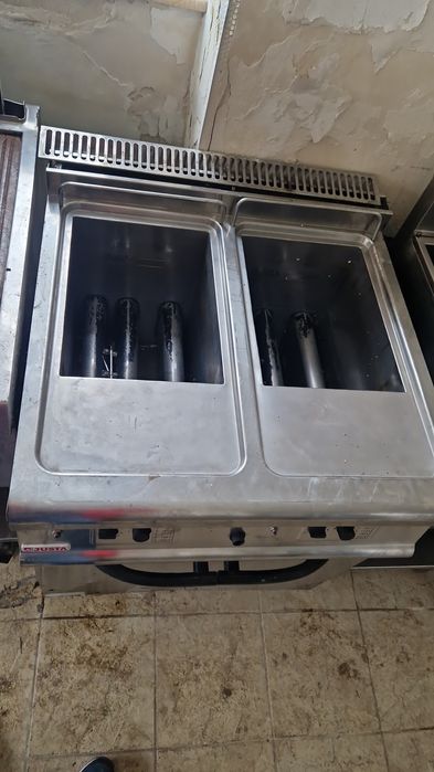 Friteuza dubla de.putere pe gaz sau curent, de.banc sau cu banc
