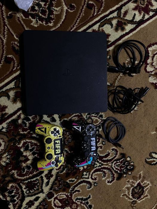 Playstation 4 slim 1terabaytli xolati ploplombasi joyida