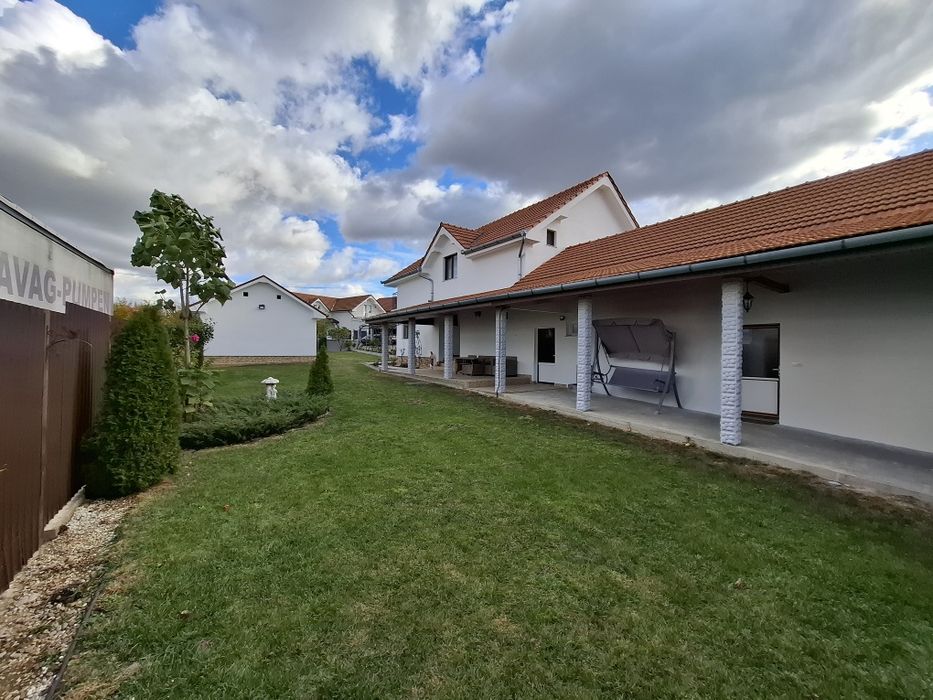 READY TO MOVE!!! PROPRIETAR, vand vila spatioasa complet mobilata la 2 km de Baile Felix