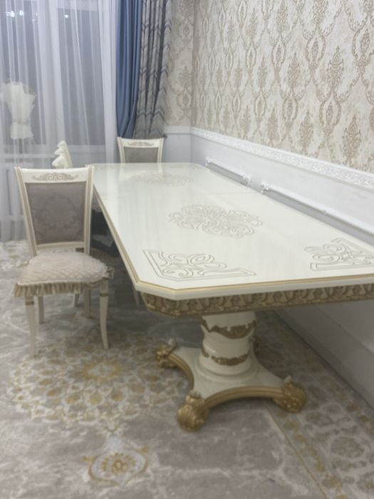 Сатылады стол орындық және диван