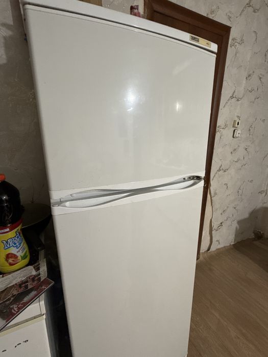 Продается холодильник Срочно торг