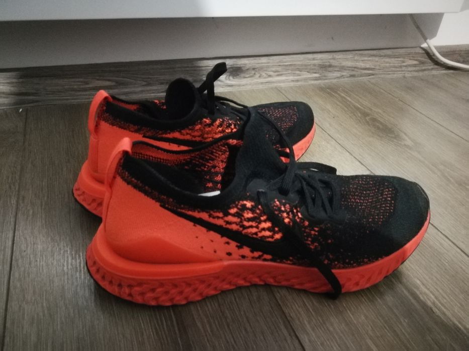 Маратонки Nike Epic React Flyknit 2