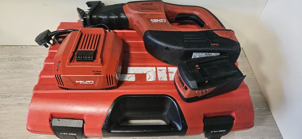HILTI Акумулаторен Саблен Трион WSR36-A 36V.