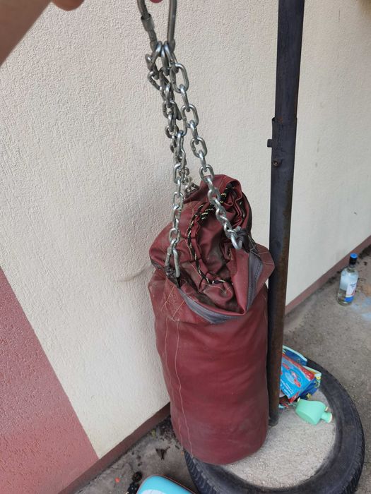 Sac de box-35kg,nefolosit + tibiere cadou