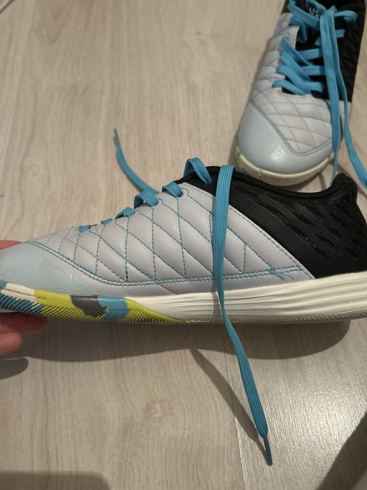 Футзальный кроссовки