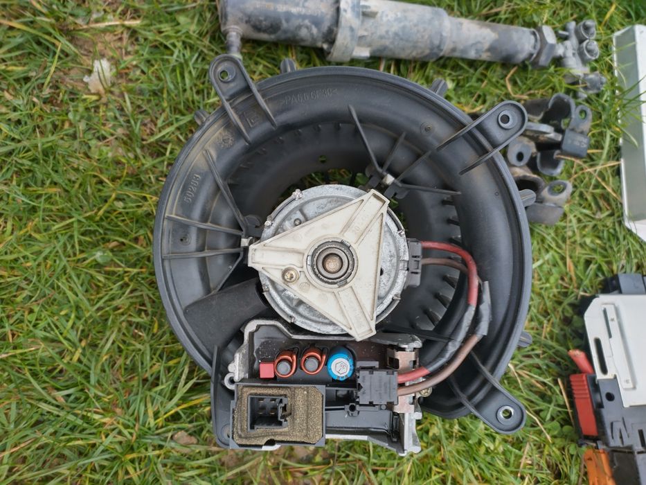 Части за Мерцедес W220