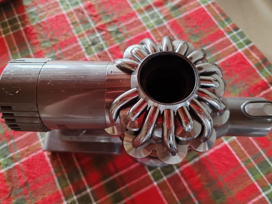 Dyson DC62 cu baterie obosită