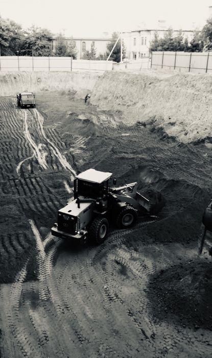 Экскаватор с Гидромолотом самасвали Хово 25 т