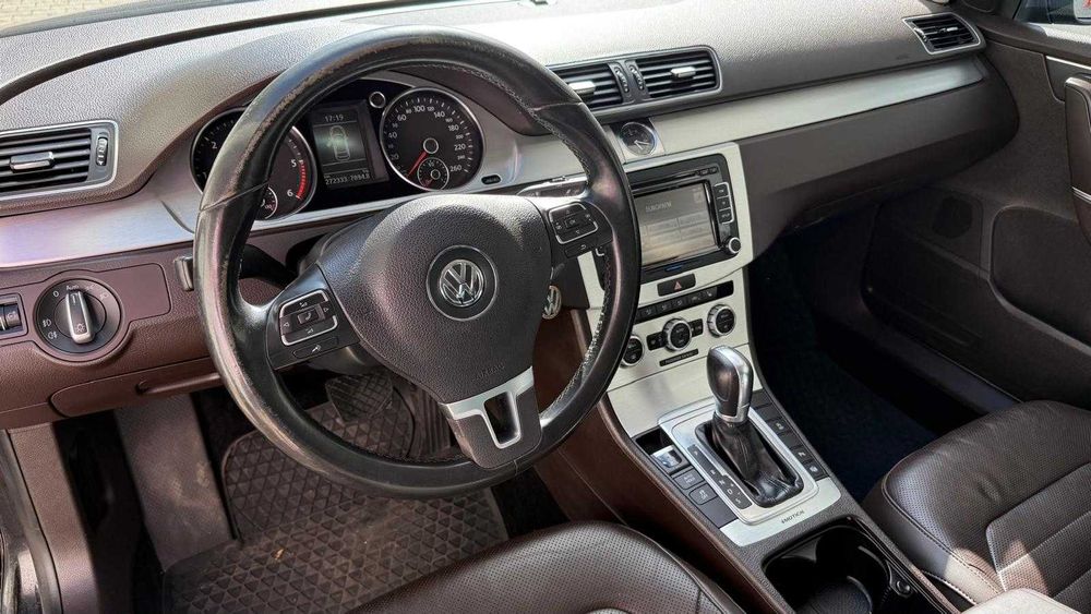 VOLKSWAGEN Passat 2011 — imagine 5