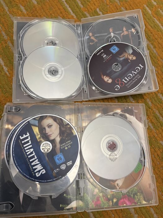Set DVD seriale New Girl Sherlock Little Liars Smallville Revenge