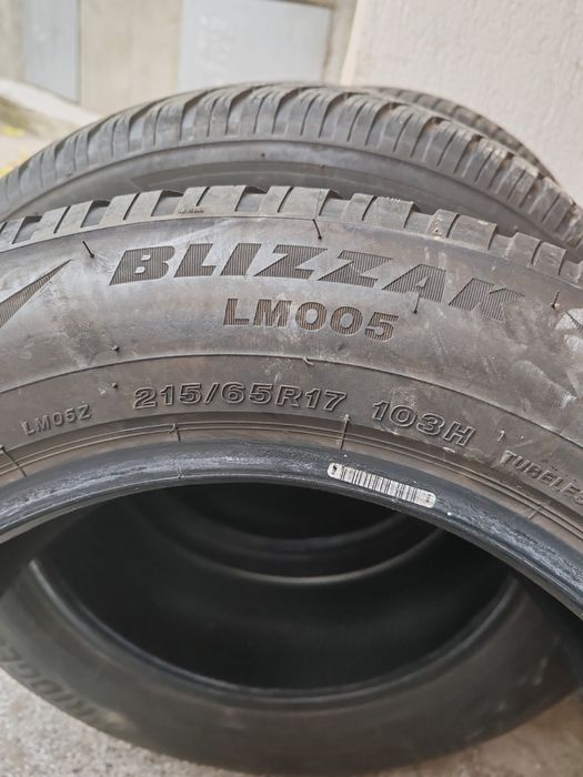 4бр 215 65 17 Зимни гуми Bridgestone