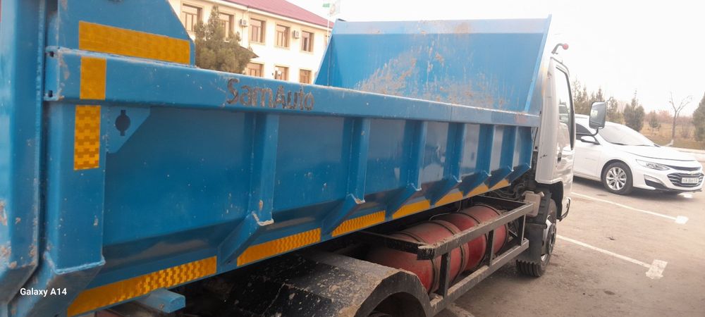 Isuzu samosval sotiladi