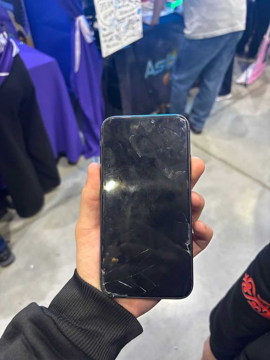 Айфон 11 128 гб 100акб новый тел акб менял на ориг экран сломан