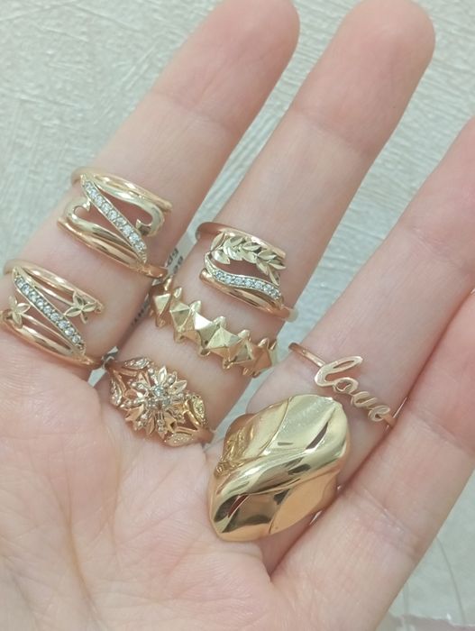 Золотые кольца 585 пробы золота