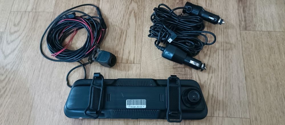 Продаётся зеркало регистратор.