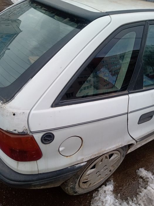 Продавам Опел Астра Капка С четири врати