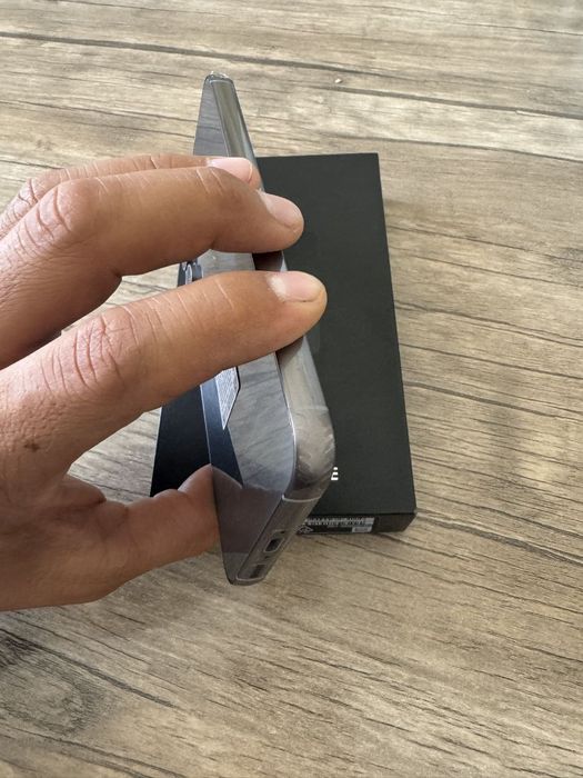 Samsung s23 fe (fan edition) abmen bor iphonega