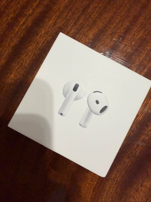 iPhone Apple Watch AirPods
