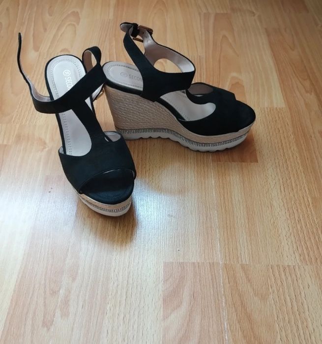 Sandale negre cu platforma, elegante
