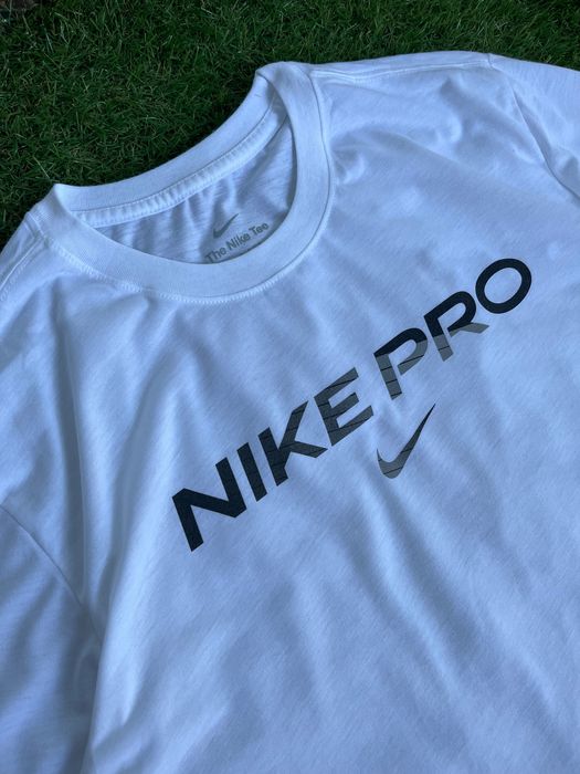 Мъжка блузка : THE NIKE TEE PRO L