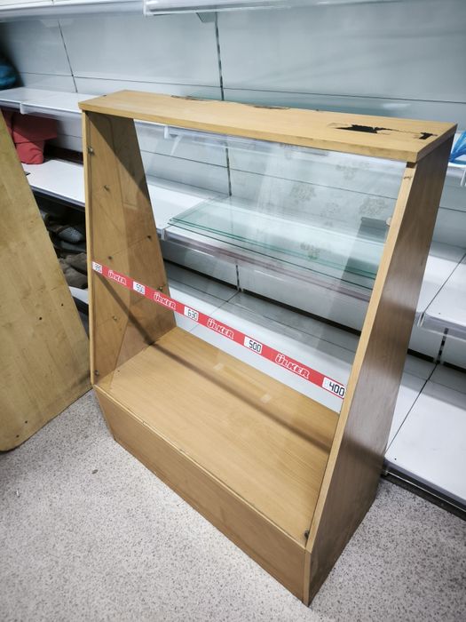 Продам витрины дерев и метал, шкаф