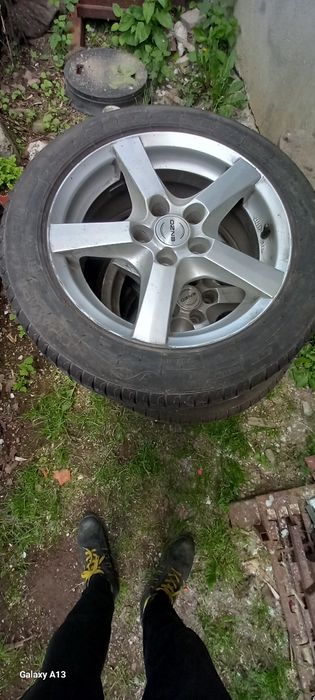 Vind 4 jenți alluminio cu cauciucuri de vara
