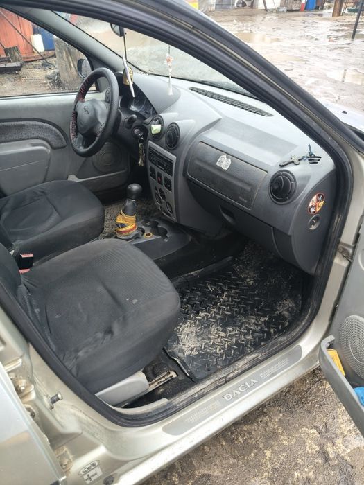 Vând Logan 1.4 benzina