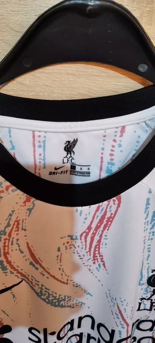 Ливърпул тениска (размер S)
